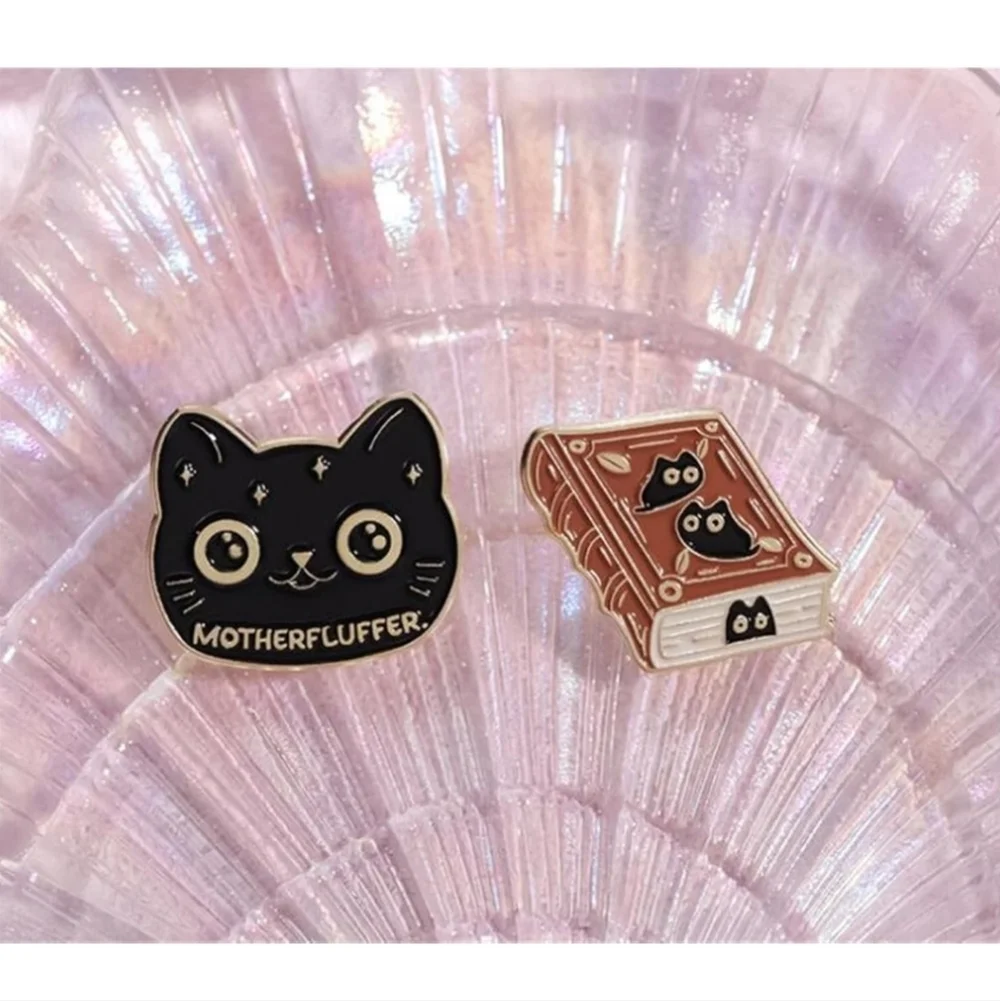 Women’s Jewelry Cute Black and White Spooky Haunted Cat Fashion Enamel Pin Set